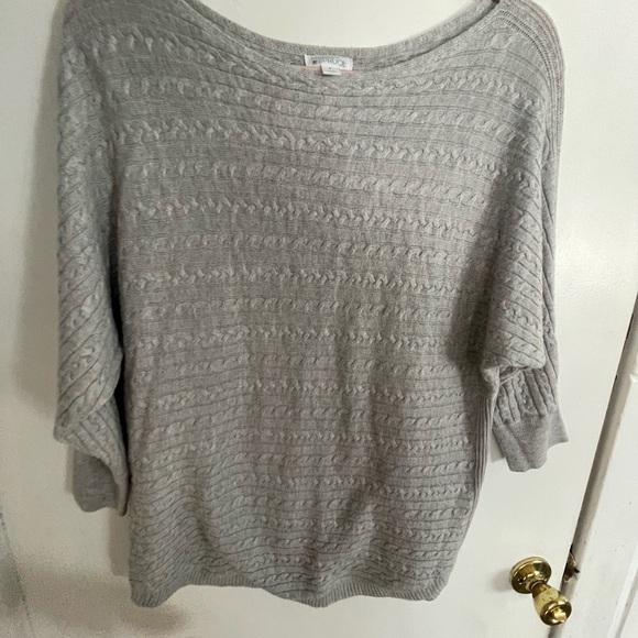 Market & Spruce Light Gray Women's lightweight Sweater in size medium 21” p2p - Picture 8 of 8